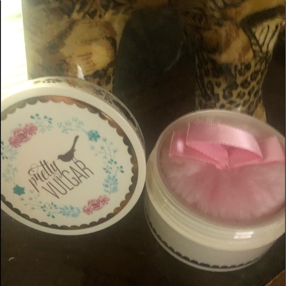 Pretty Vulgar Other - ⭐️HP⭐️NWT 👧🏻 Pretty Vulgar Setting Powder 👧🏻